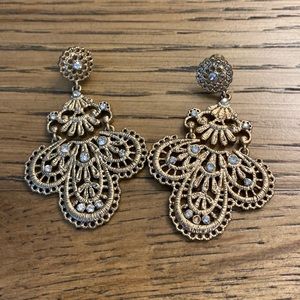 Chloe+Isabel Gold Dangle earrings